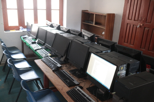고대생들이 만든 히말라야 산골학교 컴퓨터 교실