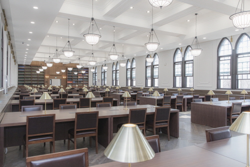 70년간 대학원생 학업과 연구의 터, 중앙도서관(대학원) 2층의 새로운 변신 대표 이미지