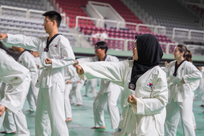 국제하계대학(ISC) 참가 외국인 학생들 태권도 체험