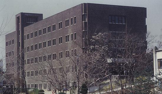 The Political Science and Economics Hall is built.