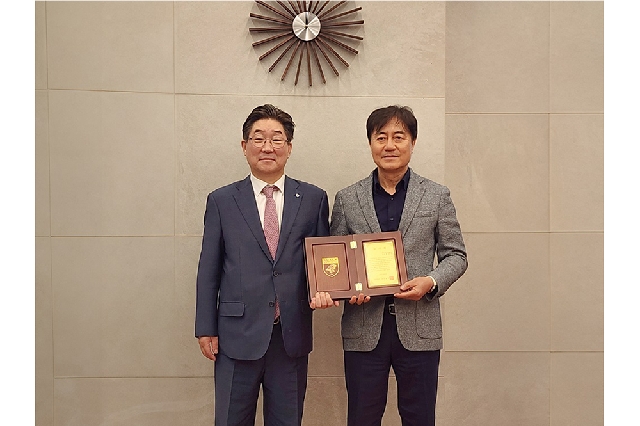 Choi Sang-Joo, Chairman of KX Innovation Co., Ltd., Generously D... 대표 이미지